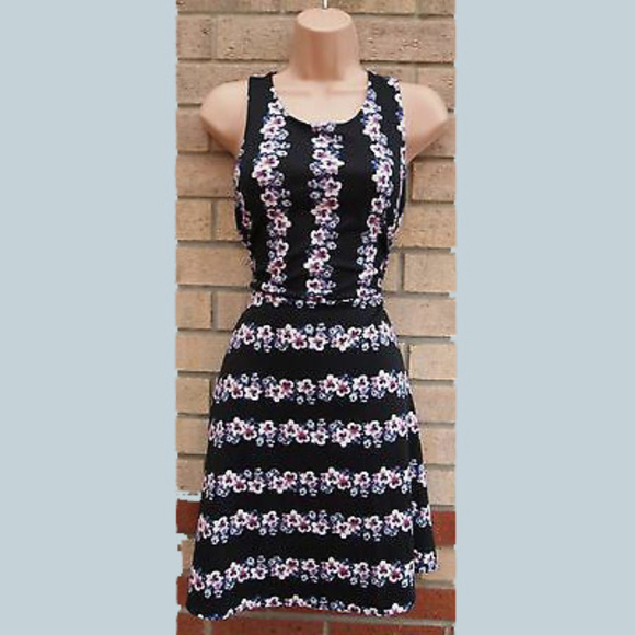 H&M Black Floral A-Line Skater Dress Size XS - Picture 1 of 5